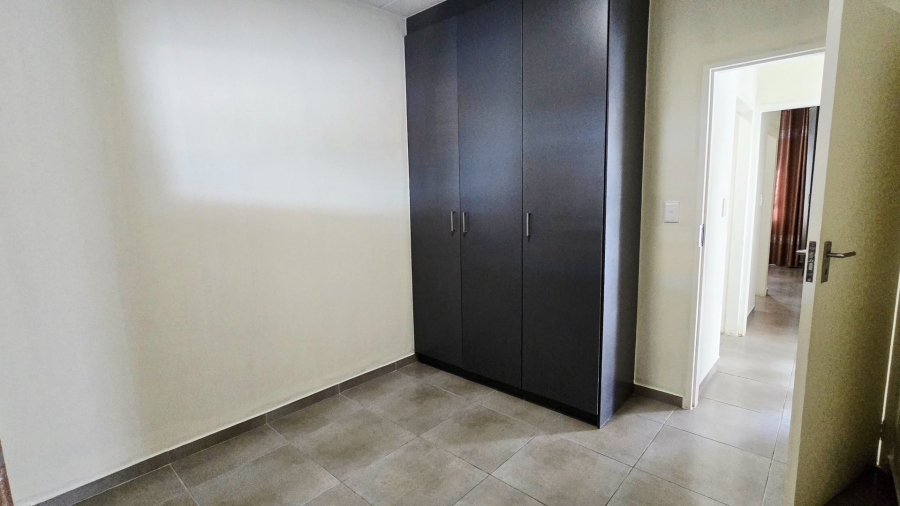 To Let 2 Bedroom Property for Rent in Vorna Valley Gauteng