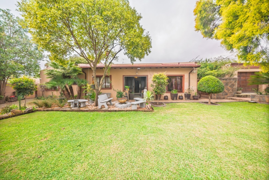 3 Bedroom Property for Sale in Edenvale Central Gauteng