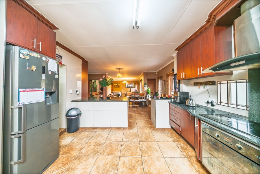 3 Bedroom Property for Sale in Edenvale Central Gauteng
