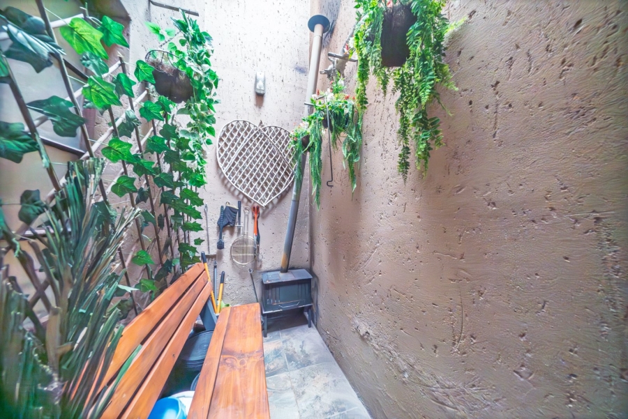 3 Bedroom Property for Sale in Edenvale Central Gauteng
