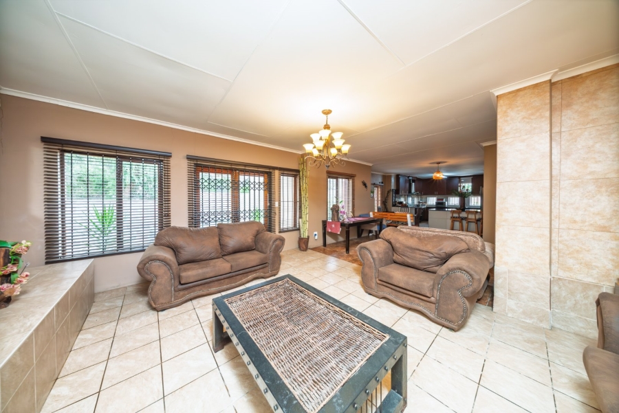 3 Bedroom Property for Sale in Edenvale Central Gauteng