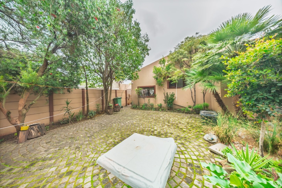 3 Bedroom Property for Sale in Edenvale Central Gauteng