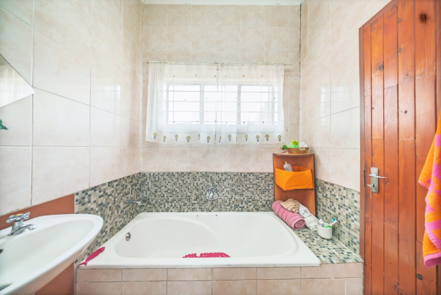 3 Bedroom Property for Sale in Edenvale Central Gauteng