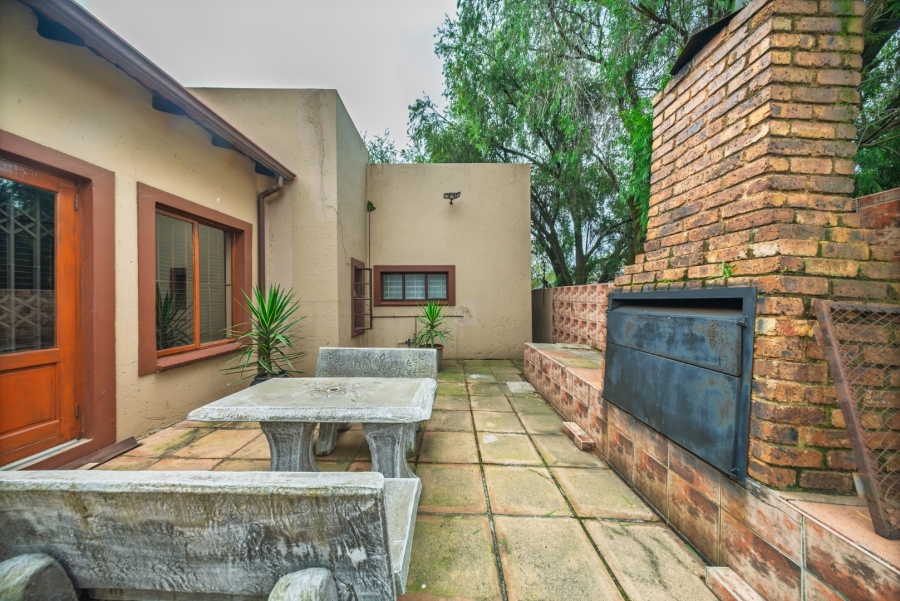 3 Bedroom Property for Sale in Edenvale Central Gauteng