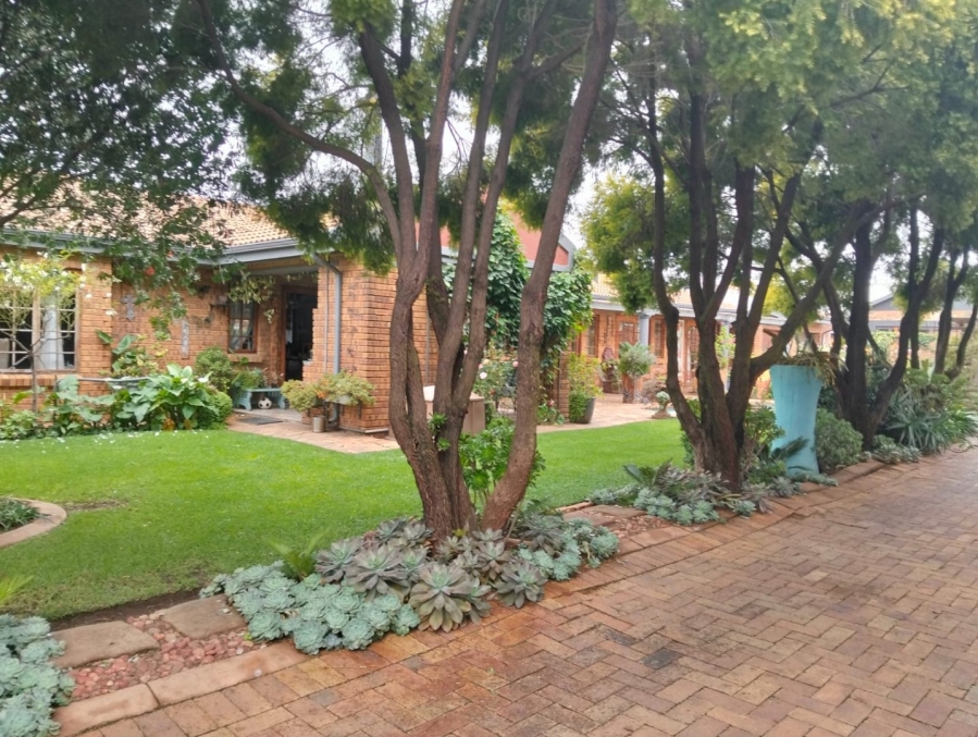 5 Bedroom Property for Sale in Selcourt Gauteng