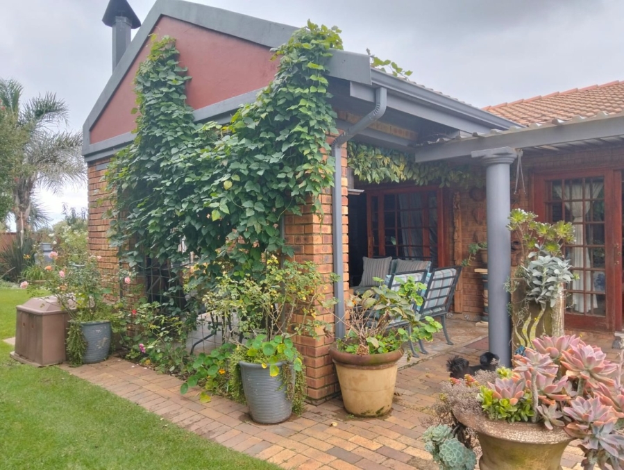 5 Bedroom Property for Sale in Selcourt Gauteng