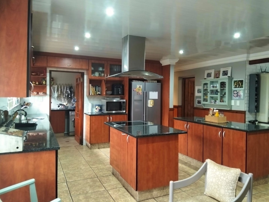 5 Bedroom Property for Sale in Selcourt Gauteng