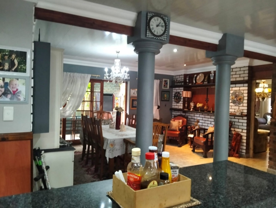 5 Bedroom Property for Sale in Selcourt Gauteng