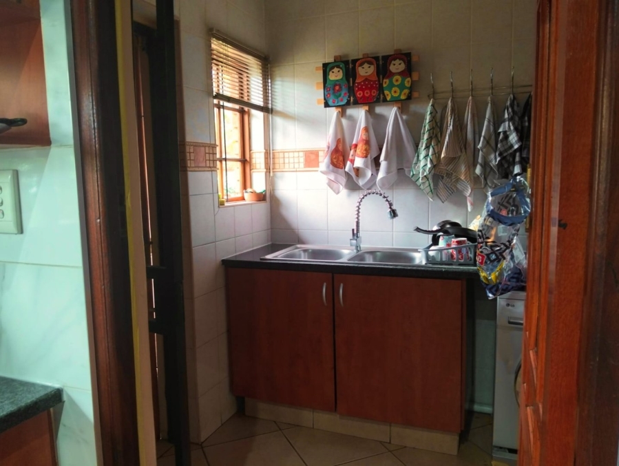 5 Bedroom Property for Sale in Selcourt Gauteng