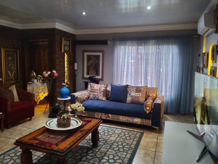 5 Bedroom Property for Sale in Selcourt Gauteng