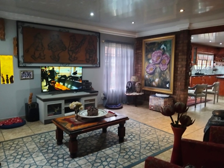 5 Bedroom Property for Sale in Selcourt Gauteng
