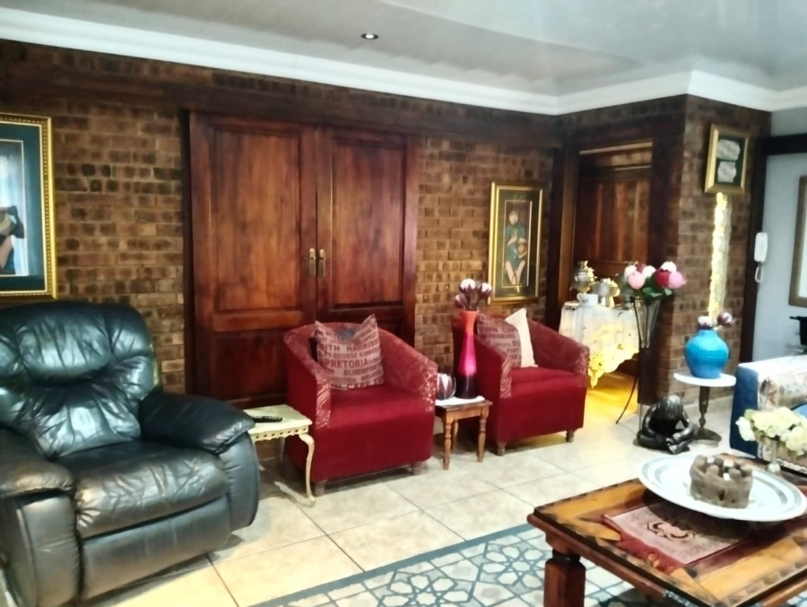 5 Bedroom Property for Sale in Selcourt Gauteng
