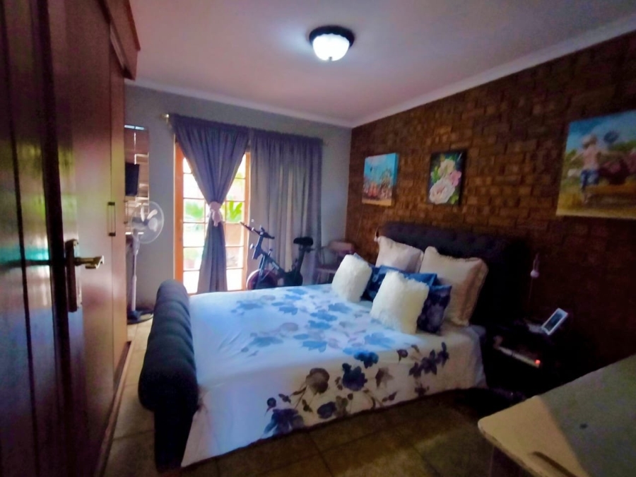 5 Bedroom Property for Sale in Selcourt Gauteng