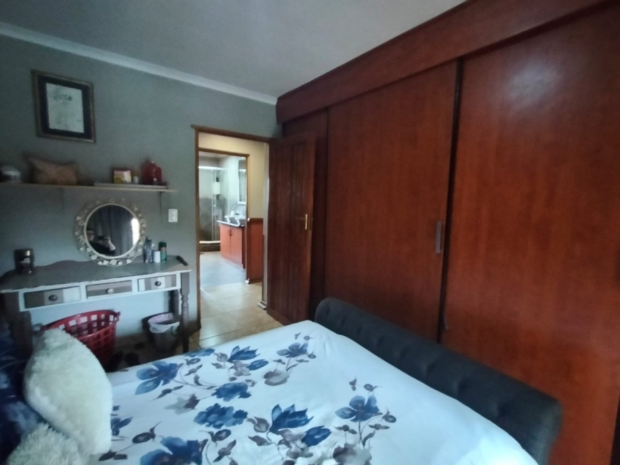 5 Bedroom Property for Sale in Selcourt Gauteng
