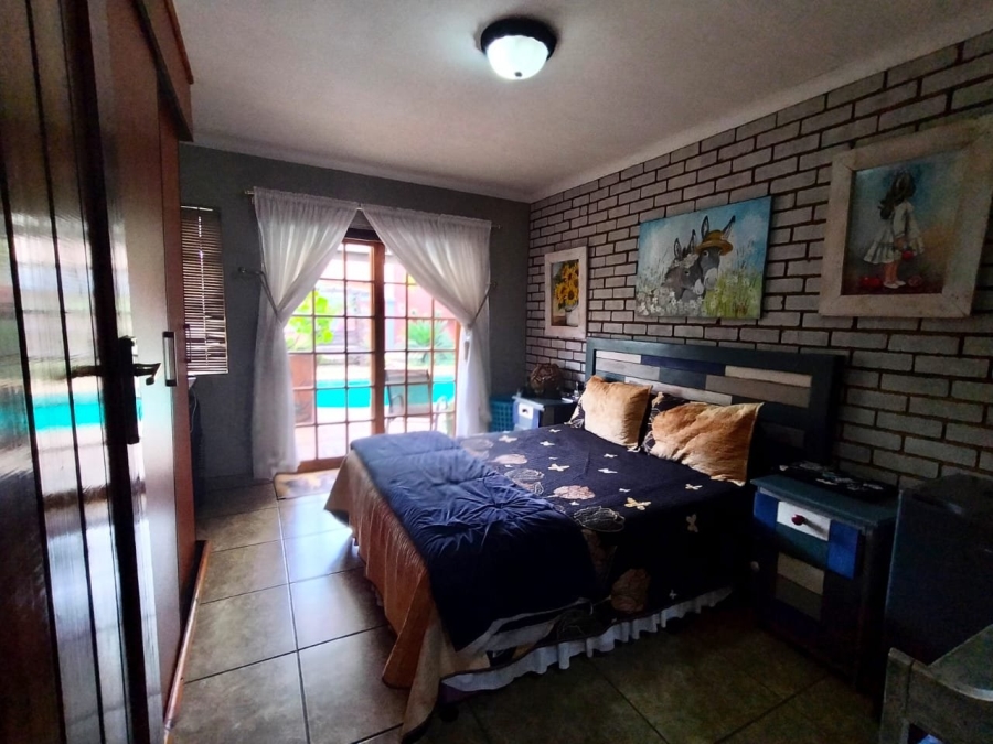 5 Bedroom Property for Sale in Selcourt Gauteng