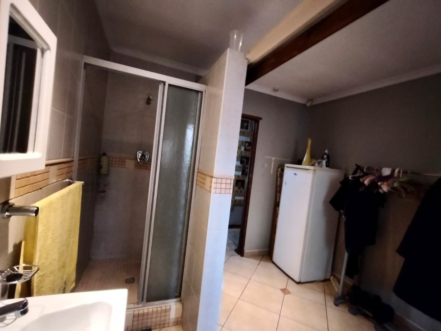 5 Bedroom Property for Sale in Selcourt Gauteng