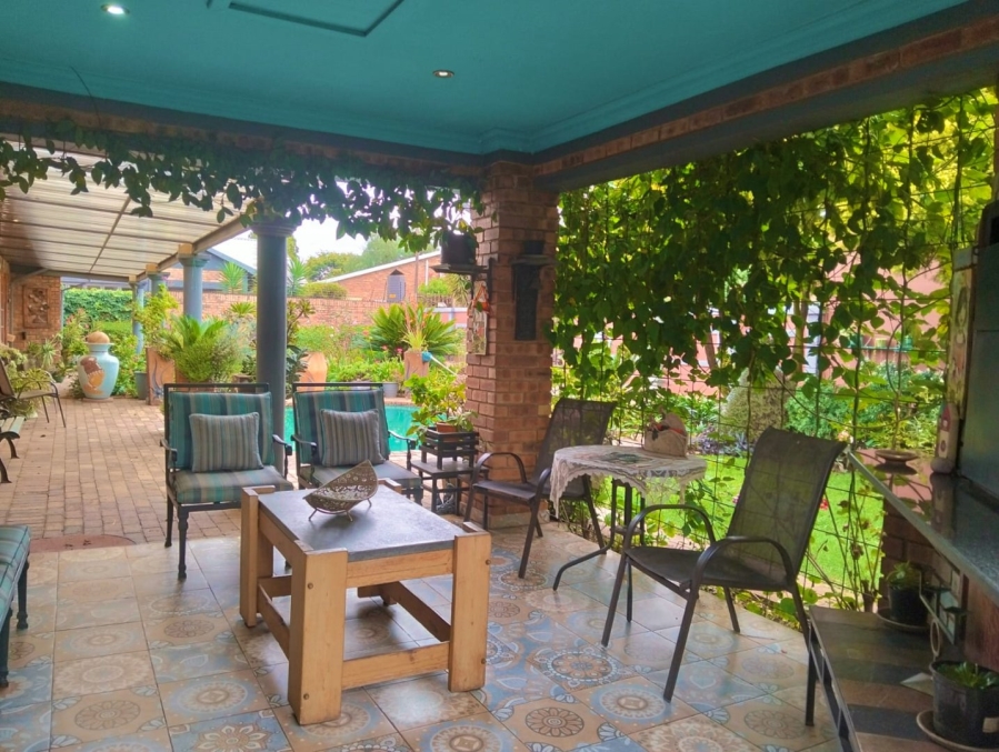 5 Bedroom Property for Sale in Selcourt Gauteng