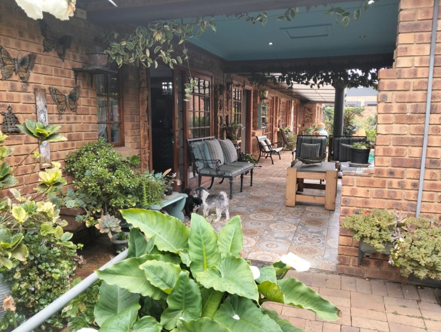 5 Bedroom Property for Sale in Selcourt Gauteng