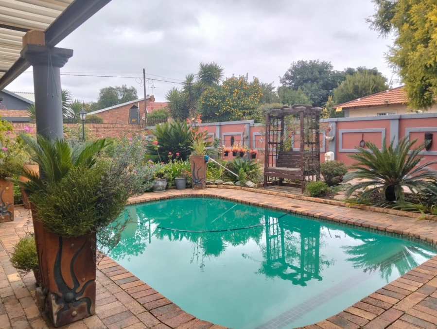5 Bedroom Property for Sale in Selcourt Gauteng
