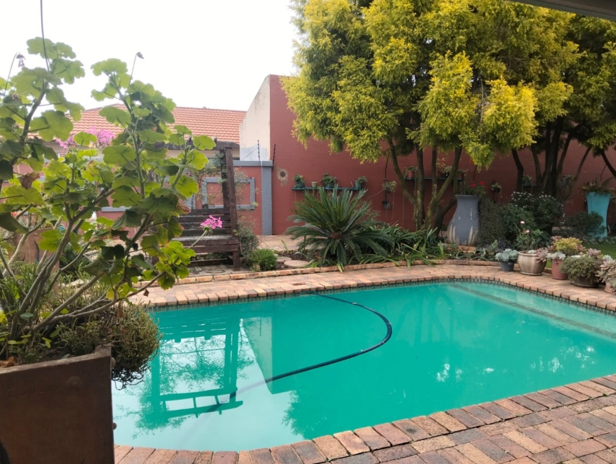 5 Bedroom Property for Sale in Selcourt Gauteng