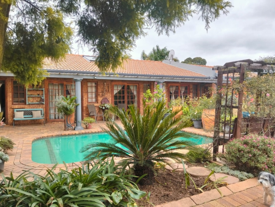 5 Bedroom Property for Sale in Selcourt Gauteng
