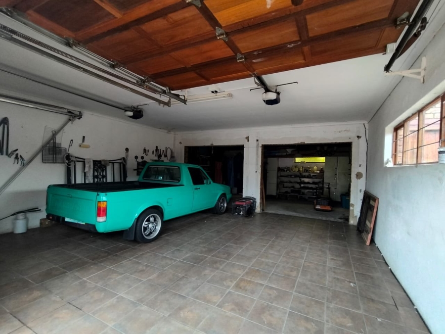5 Bedroom Property for Sale in Selcourt Gauteng