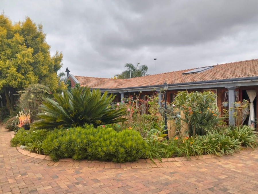 5 Bedroom Property for Sale in Selcourt Gauteng