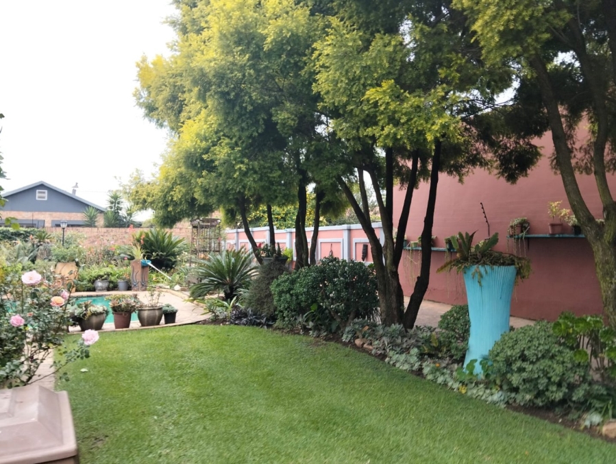 5 Bedroom Property for Sale in Selcourt Gauteng