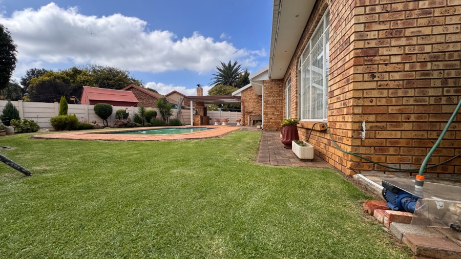 4 Bedroom Property for Sale in Risiville Gauteng