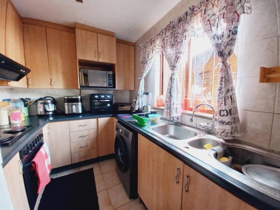 2 Bedroom Property for Sale in Klopperpark Gauteng