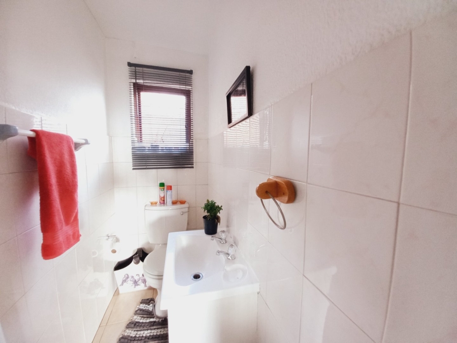 2 Bedroom Property for Sale in Klopperpark Gauteng
