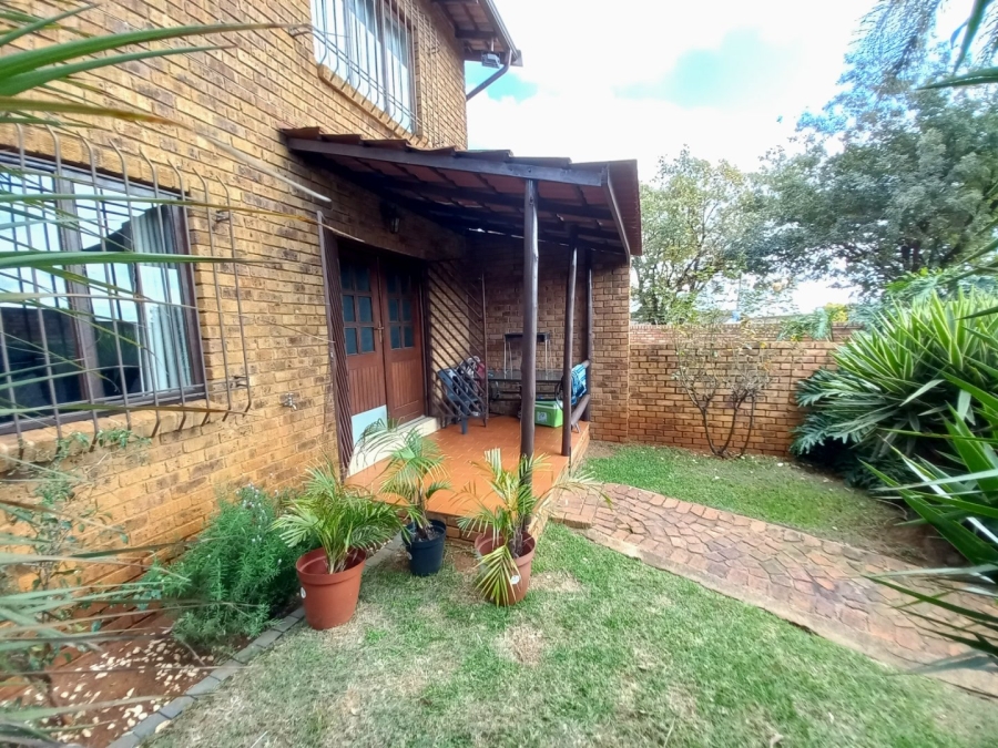 2 Bedroom Property for Sale in Klopperpark Gauteng