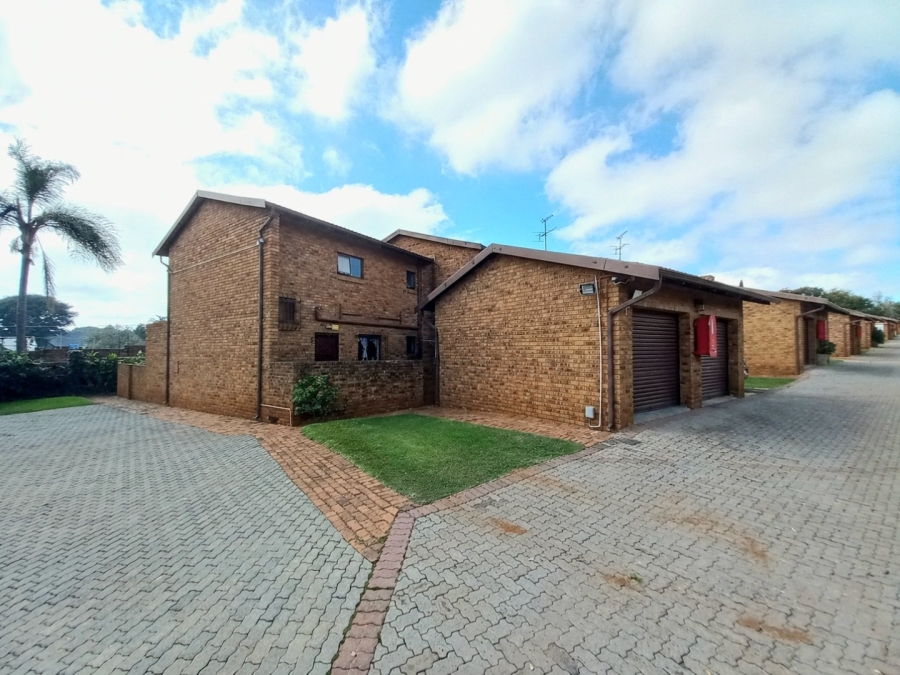 2 Bedroom Property for Sale in Klopperpark Gauteng