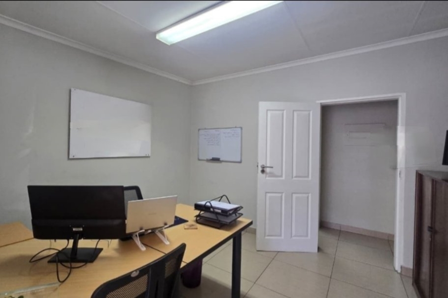 To Let Commercial Property for Rent in Doringkloof Gauteng