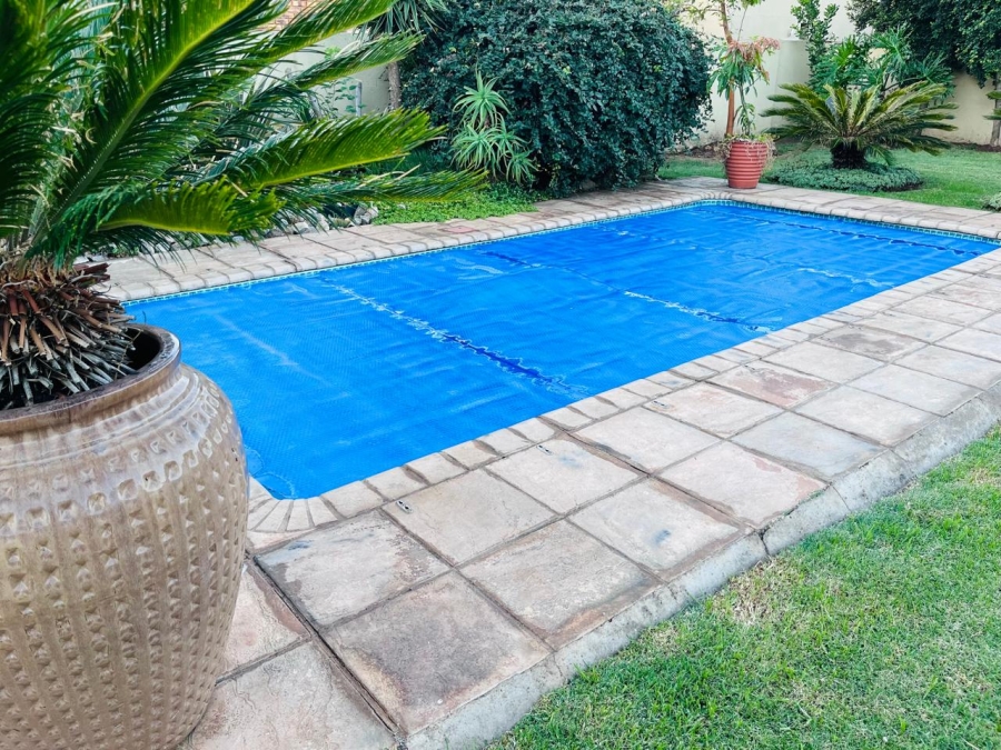 3 Bedroom Property for Sale in Heuwelsig Estate Gauteng