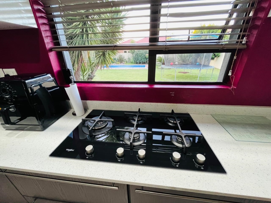 3 Bedroom Property for Sale in Heuwelsig Estate Gauteng