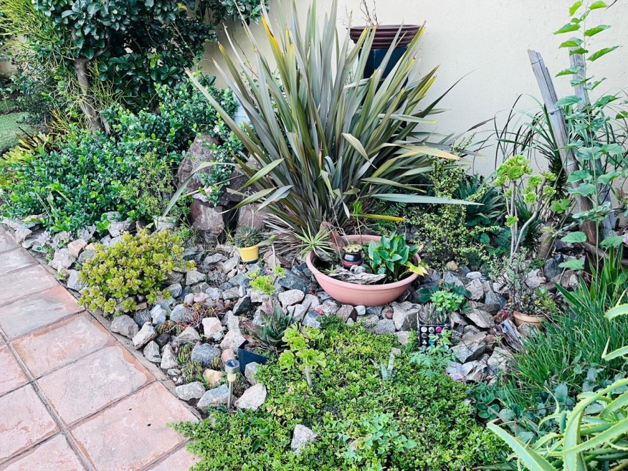 3 Bedroom Property for Sale in Heuwelsig Estate Gauteng