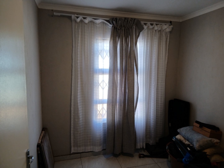 3 Bedroom Property for Sale in Crystal Park Gauteng