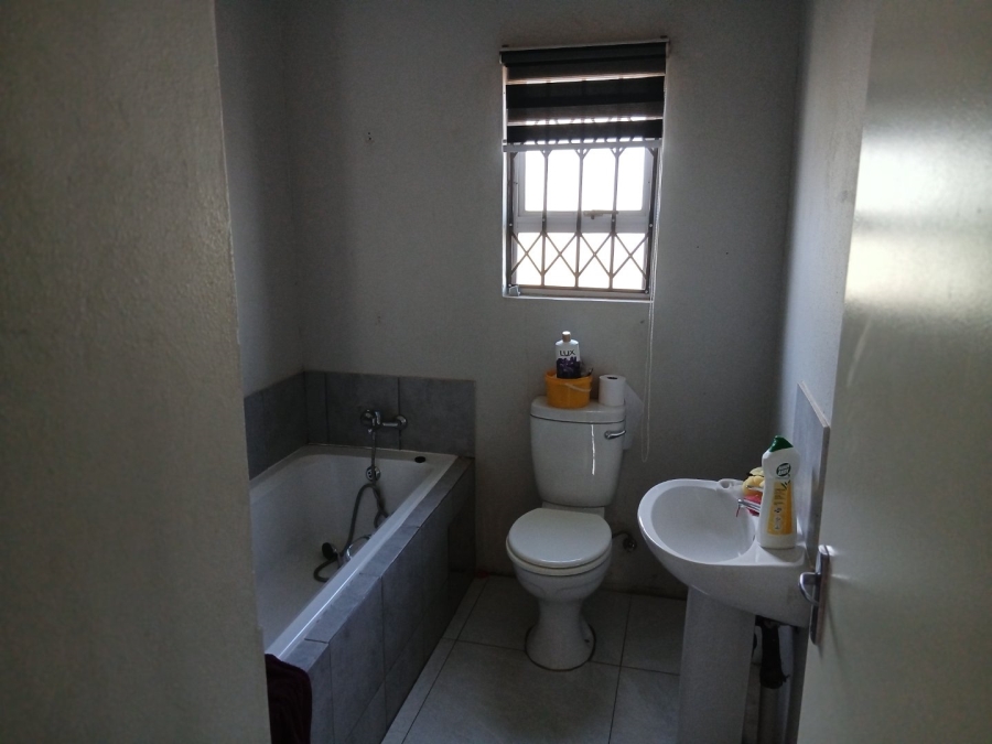 3 Bedroom Property for Sale in Crystal Park Gauteng