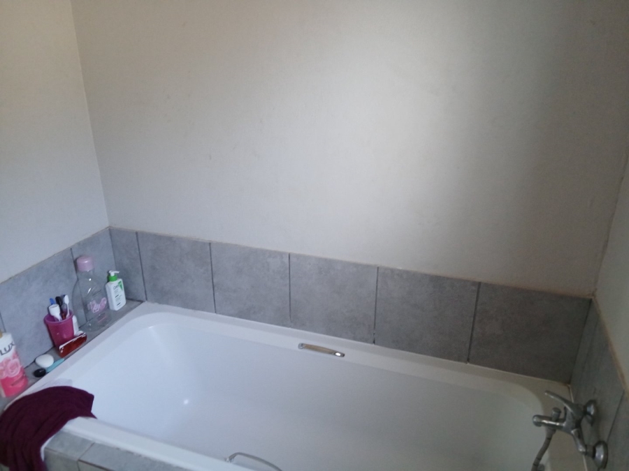 3 Bedroom Property for Sale in Crystal Park Gauteng