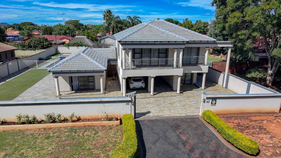 6 Bedroom Property for Sale in The Orchards Gauteng