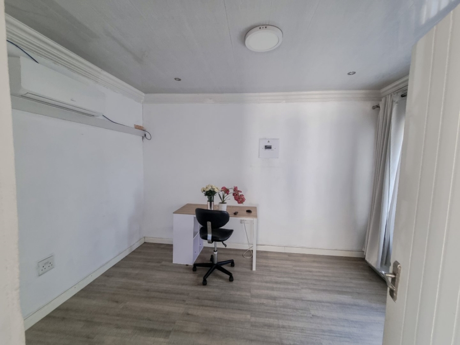 6 Bedroom Property for Sale in The Orchards Gauteng