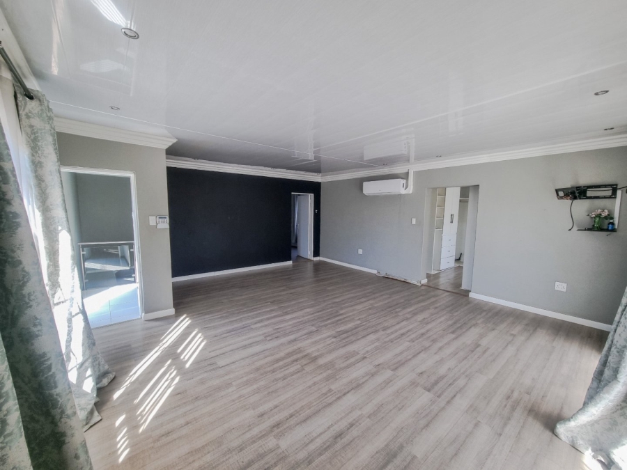 6 Bedroom Property for Sale in The Orchards Gauteng