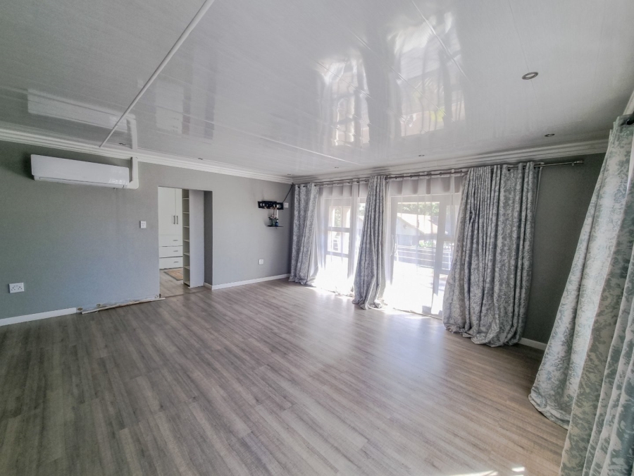 6 Bedroom Property for Sale in The Orchards Gauteng