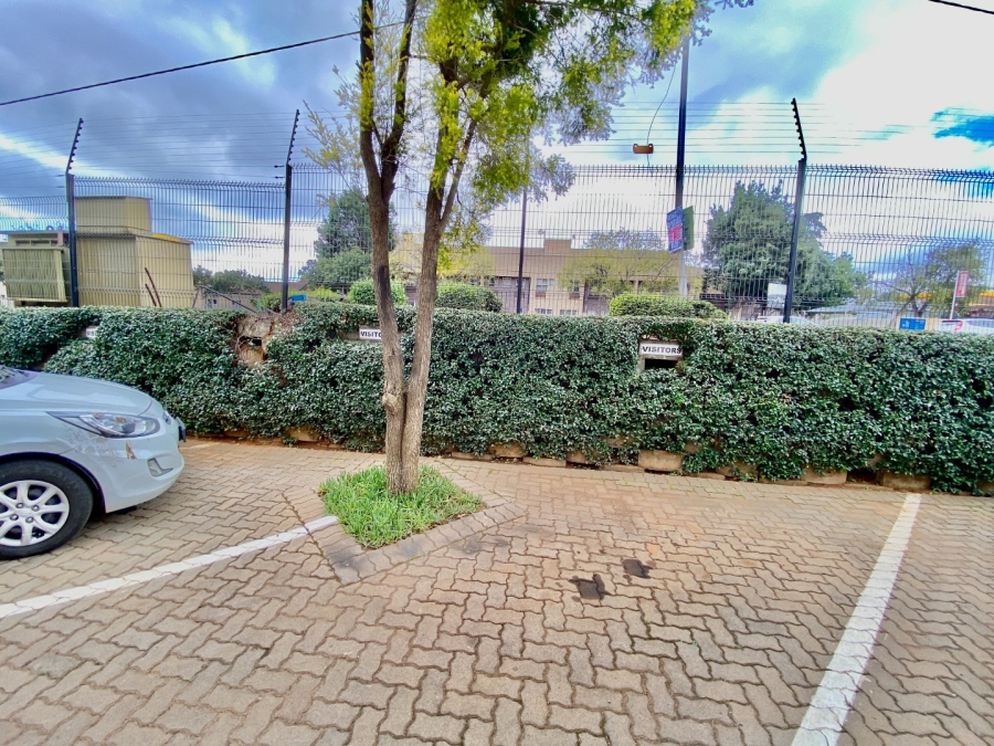To Let Commercial Property for Rent in Menlo Park Gauteng