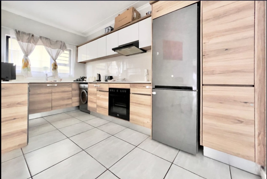 To Let 3 Bedroom Property for Rent in Waterfall Gauteng