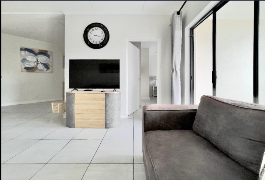 To Let 3 Bedroom Property for Rent in Waterfall Gauteng