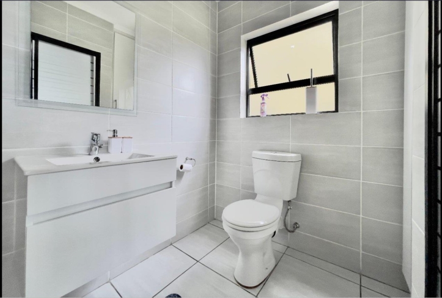 To Let 3 Bedroom Property for Rent in Waterfall Gauteng