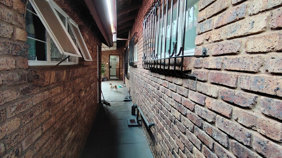 3 Bedroom Property for Sale in Wierda Park Gauteng