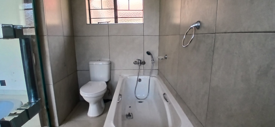 To Let 3 Bedroom Property for Rent in Heuweloord Gauteng